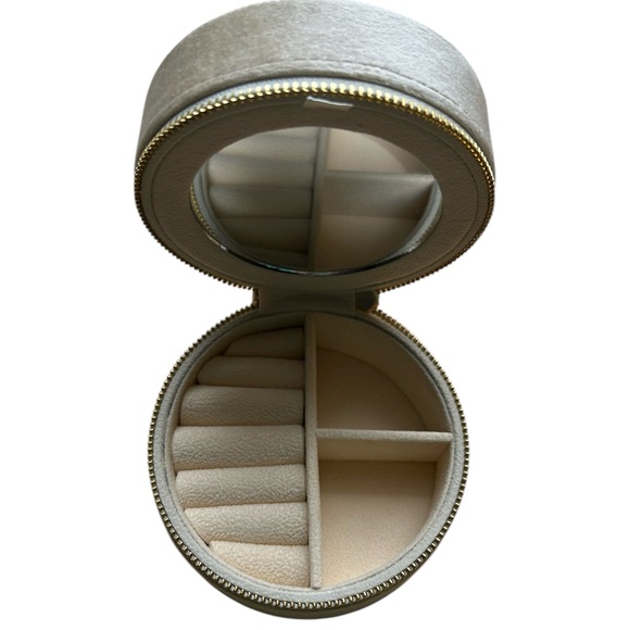 Jewelry Case with Gold Lettering - Picture 3 of 4